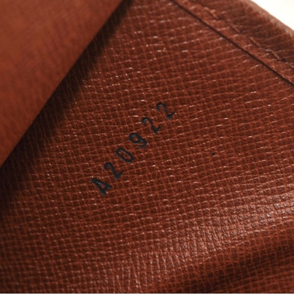 Authentic Louis Vuitton Bordeaux vintage monogram clutch - Picture 9 of 12